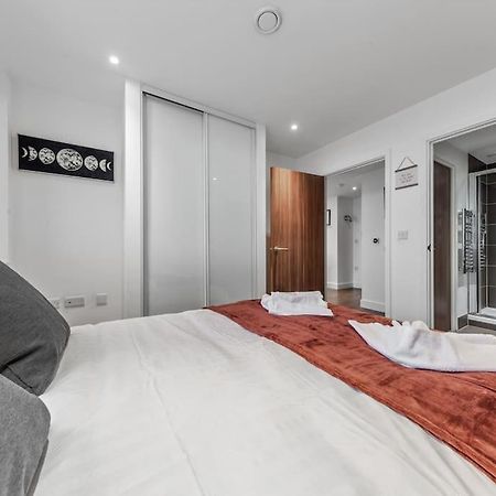 New Apartment 20 Mins From Waterloo London Bp36 外观 照片