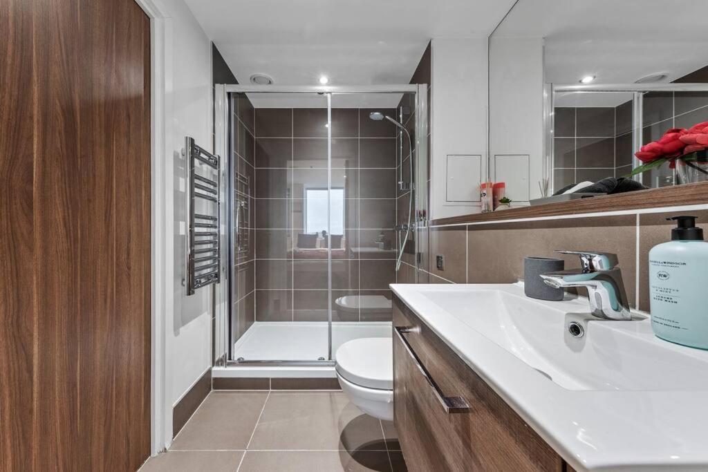 New Apartment 20 Mins From Waterloo London Bp36 外观 照片